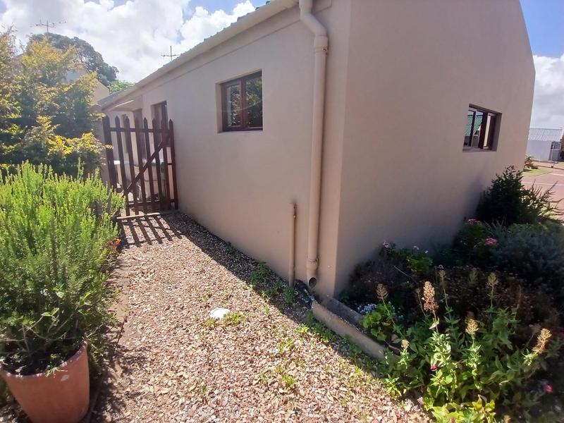 2 Bedroom Property for Sale in Stilbaai Wes Western Cape